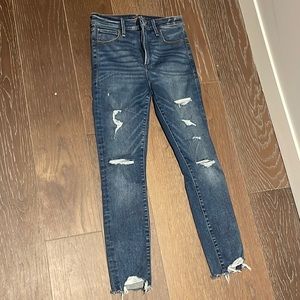 Simone High Rise Ankle Abercrombie & Fitch Jeans Ripped